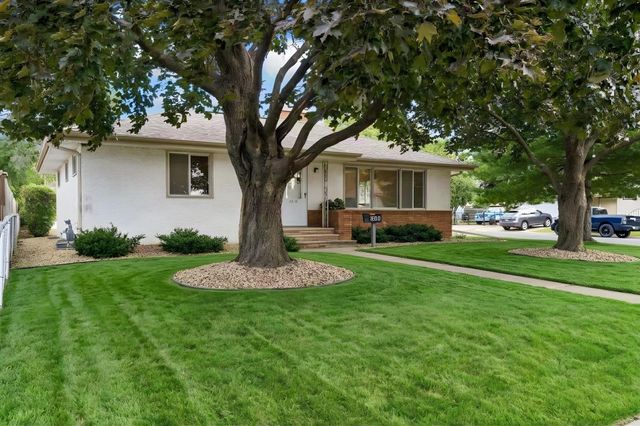 202 Ash Street W, South Saint Paul, MN 55075