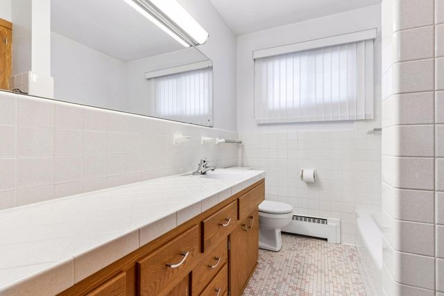 202 Ash Street W, South Saint Paul, MN 55075