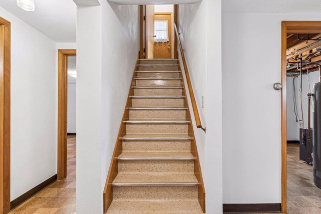 202 Ash Street W, South Saint Paul, MN 55075