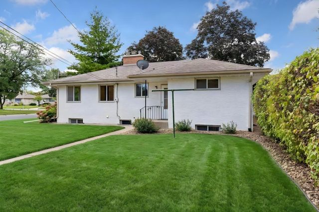 202 Ash Street W, South Saint Paul, MN 55075