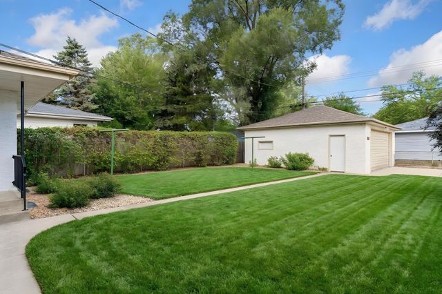 202 Ash Street W, South Saint Paul, MN 55075