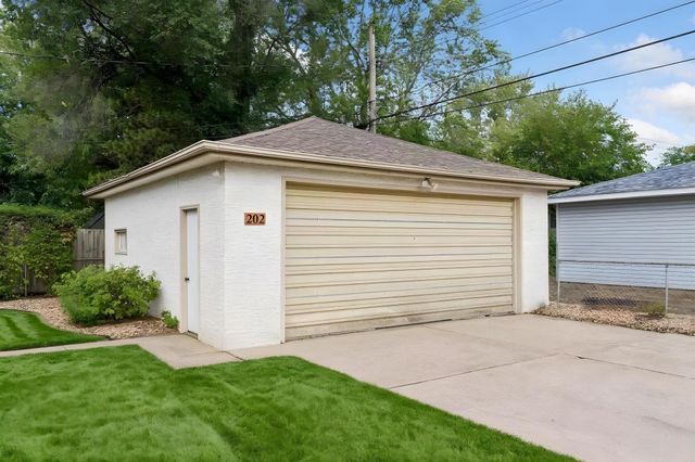 202 Ash Street W, South Saint Paul, MN 55075