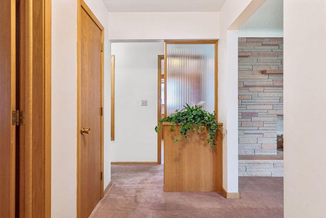202 Ash Street W, South Saint Paul, MN 55075