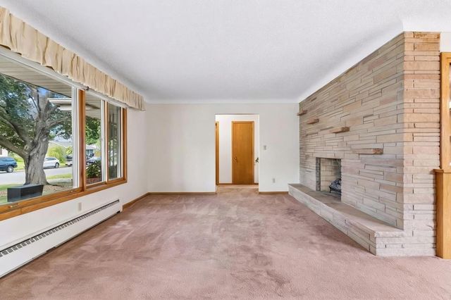 202 Ash Street W, South Saint Paul, MN 55075