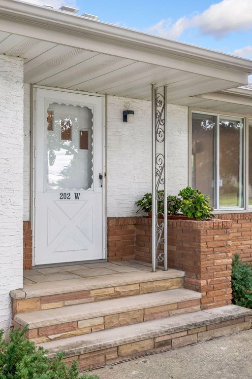 202 Ash Street W, South Saint Paul, MN 55075 — photo 4