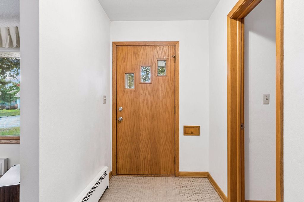 202 Ash Street W, South Saint Paul, MN 55075 — photo 5