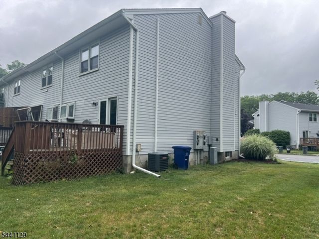53 Village Dr, Hamburg Boro, NJ 07419