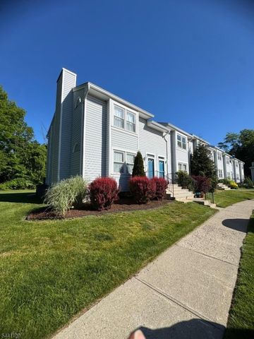 53 Village Dr, Hamburg Boro, NJ 07419