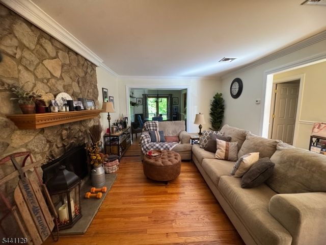 53 Village Dr, Hamburg Boro, NJ 07419