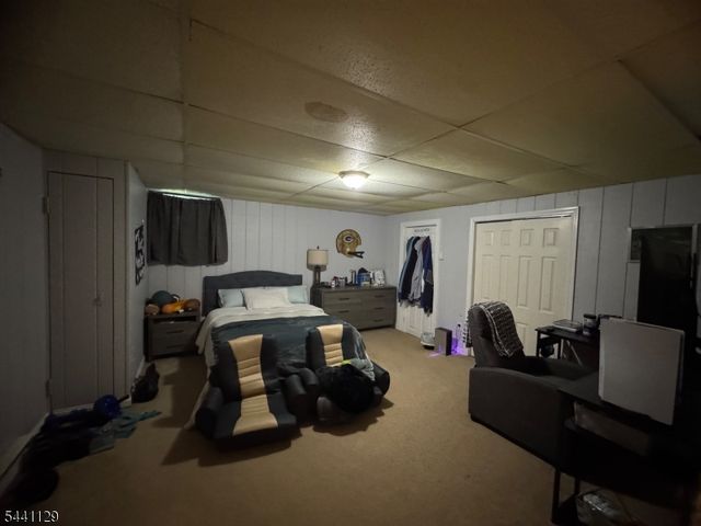 53 Village Dr, Hamburg Boro, NJ 07419