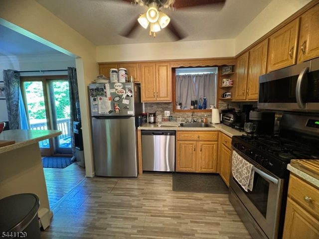 53 Village Dr, Hamburg Boro, NJ 07419