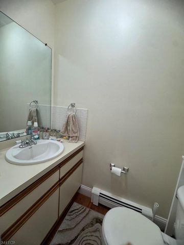 53 Village Dr, Hamburg Boro, NJ 07419