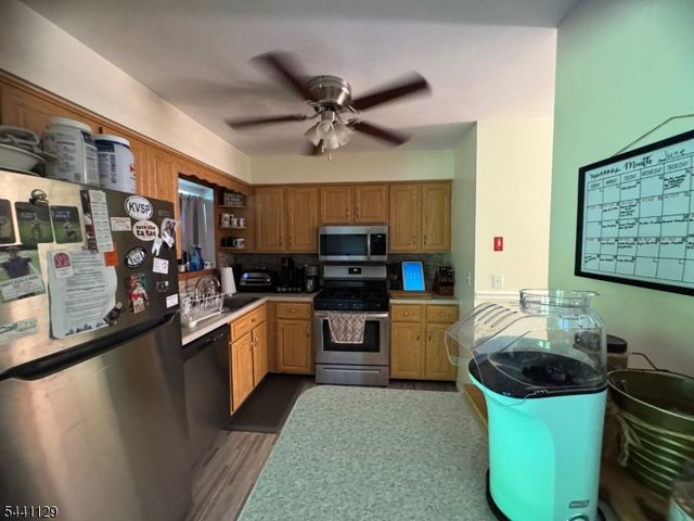 53 Village Dr, Hamburg Boro, NJ 07419