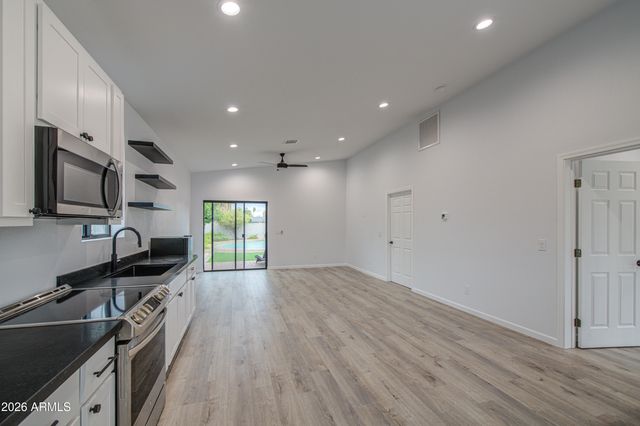 13451 N 50TH Street, Scottsdale, AZ 85254