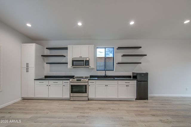 13451 N 50TH Street, Scottsdale, AZ 85254