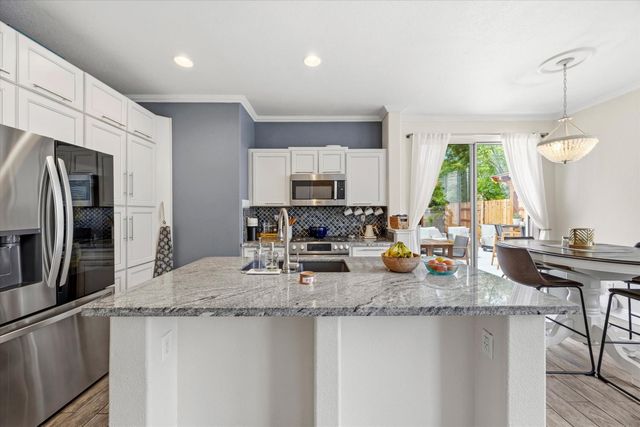 3456 Kauai Rd, West Sacramento, CA 95691