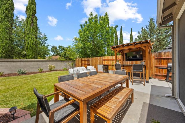 3456 Kauai Rd, West Sacramento, CA 95691