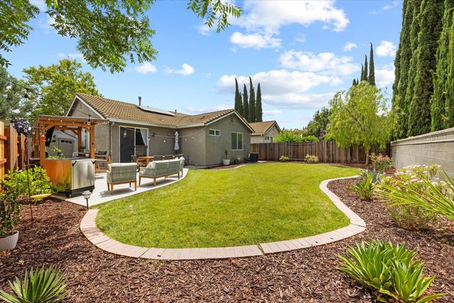 3456 Kauai Rd, West Sacramento, CA 95691