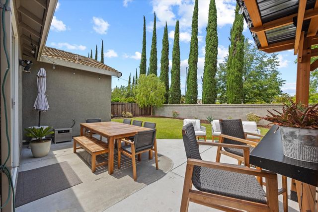 3456 Kauai Rd, West Sacramento, CA 95691