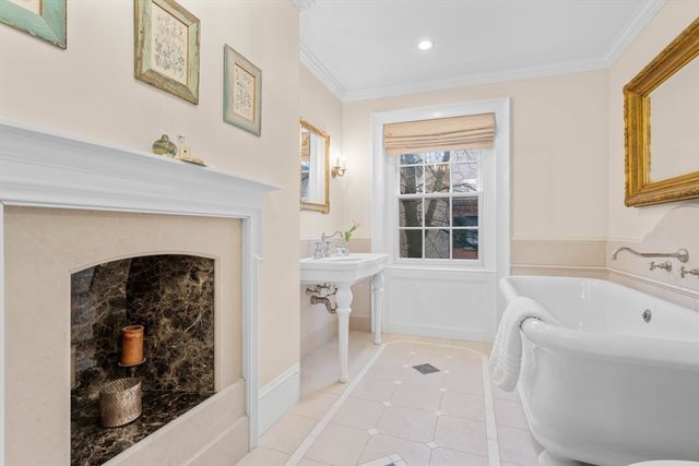 15 West Cedar Street, Boston, MA 02108