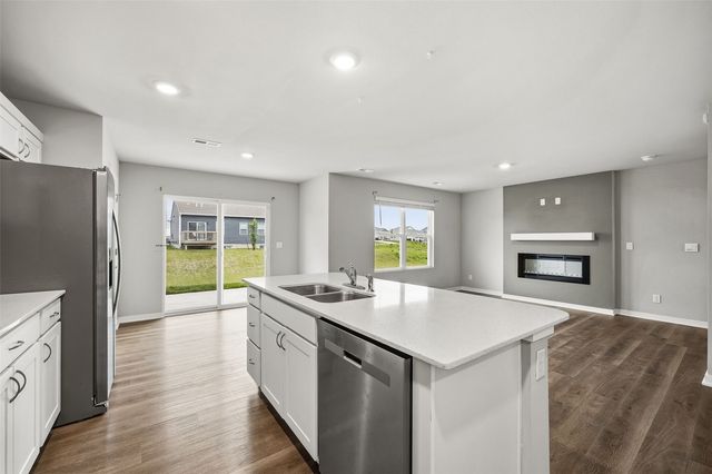 827 Oak Dr, Palo, IA 52324