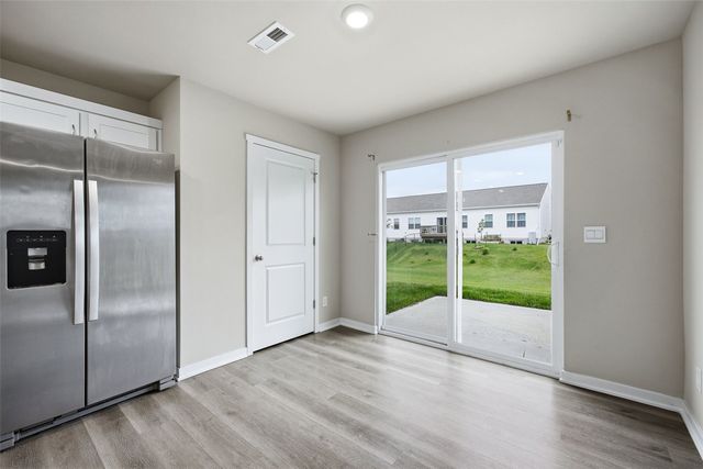827 Oak Dr, Palo, IA 52324