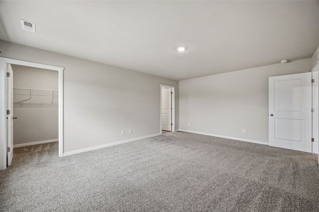 827 Oak Dr, Palo, IA 52324
