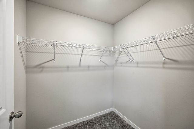 827 Oak Dr, Palo, IA 52324