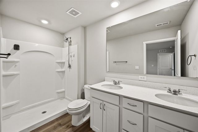827 Oak Dr, Palo, IA 52324