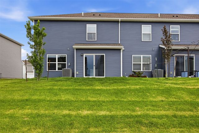 827 Oak Dr, Palo, IA 52324