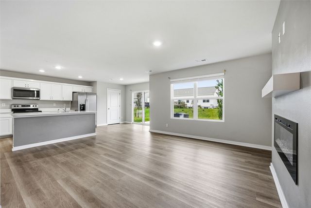 827 Oak Dr, Palo, IA 52324