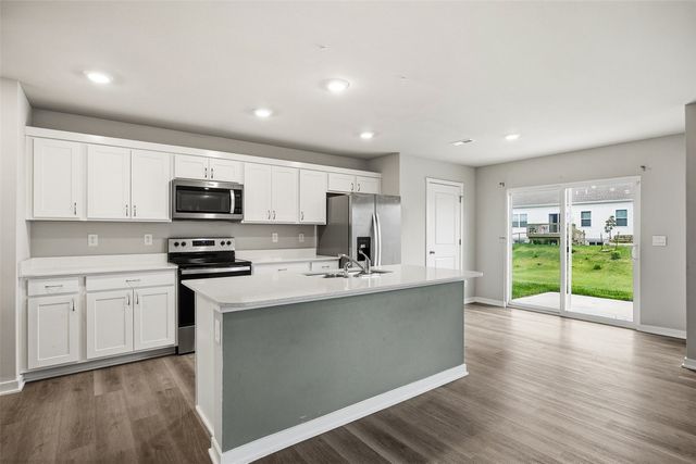 827 Oak Dr, Palo, IA 52324