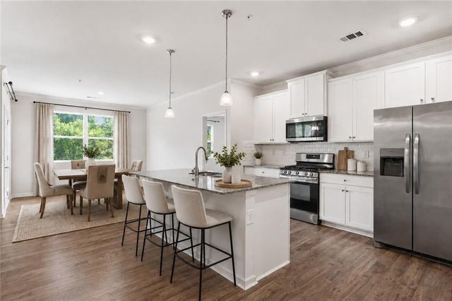 4410 Montberry Ln, Fairburn, GA 30213