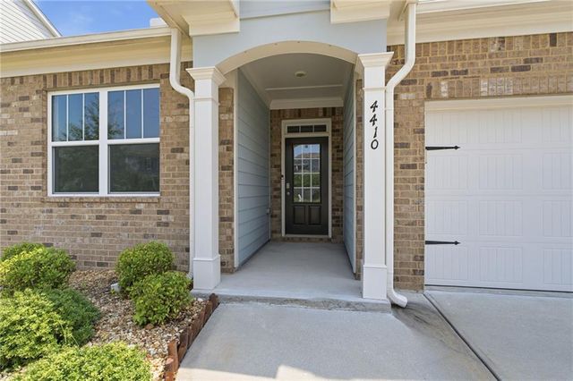 4410 Montberry Ln, Fairburn, GA 30213