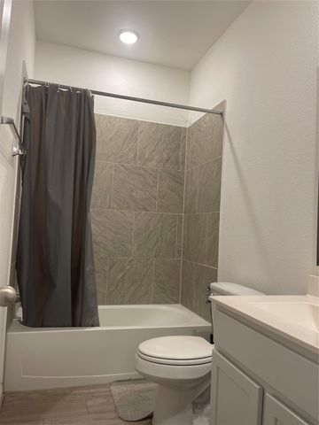 232 Short Leaf DR, Buda, TX 78610