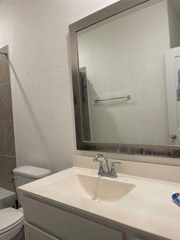 232 Short Leaf DR, Buda, TX 78610