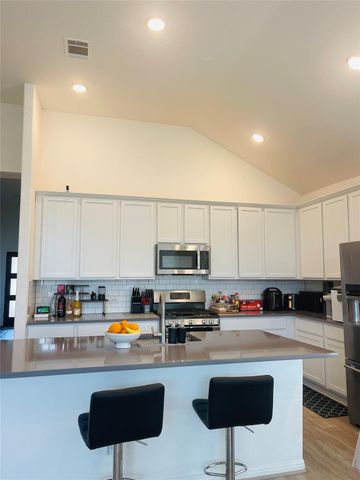 232 Short Leaf DR, Buda, TX 78610