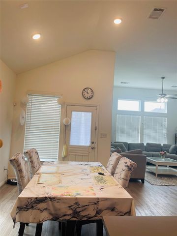 232 Short Leaf DR, Buda, TX 78610