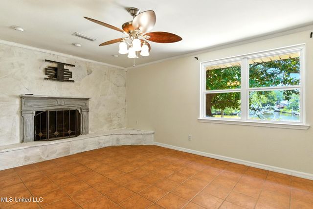 1526 Oldfield Drive, Gautier, MS 39553