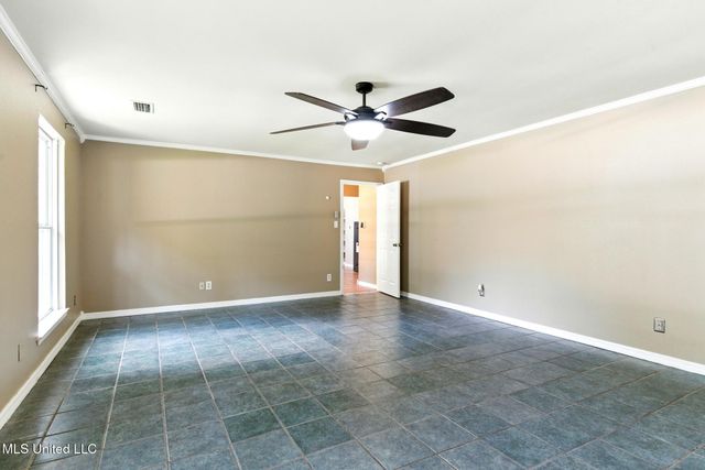 1526 Oldfield Drive, Gautier, MS 39553