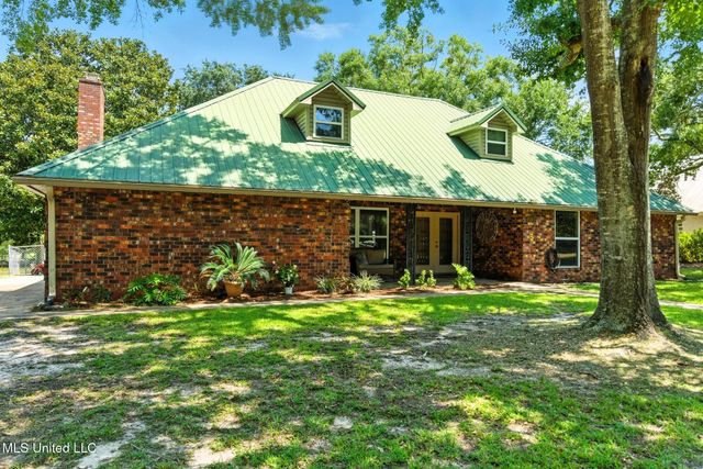 1526 Oldfield Drive, Gautier, MS 39553
