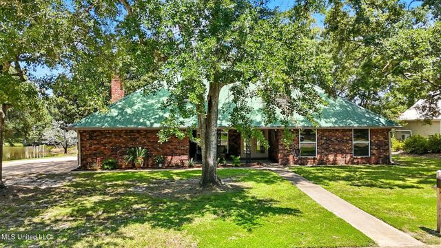 1526 Oldfield Drive, Gautier, MS 39553