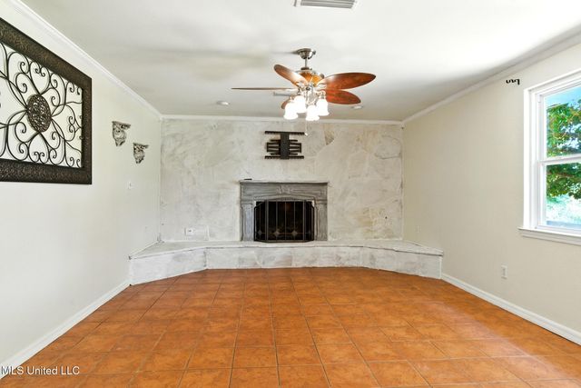 1526 Oldfield Drive, Gautier, MS 39553