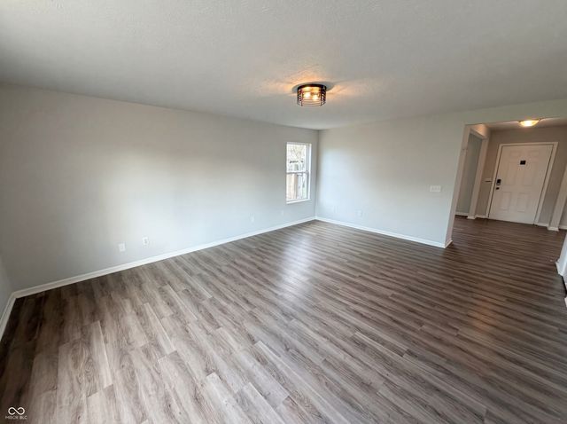 8911 Alto Way, Indianapolis, IN 46231