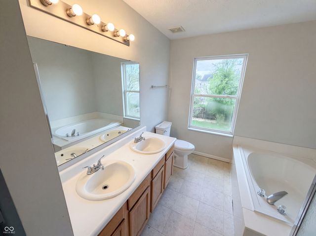 8911 Alto Way, Indianapolis, IN 46231