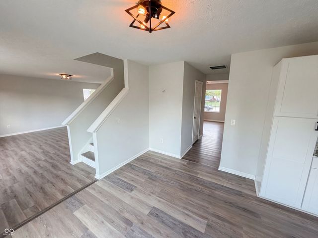 8911 Alto Way, Indianapolis, IN 46231