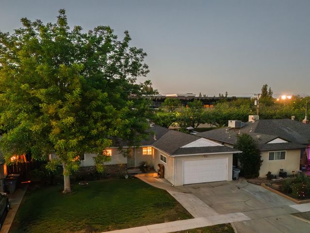 3449 E Fairmont Avenue, Fresno, CA 93726