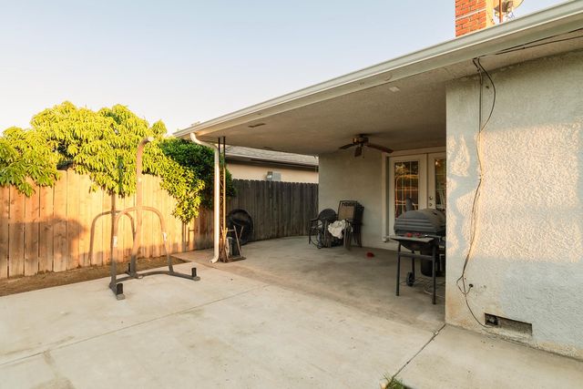 3449 E Fairmont Avenue, Fresno, CA 93726