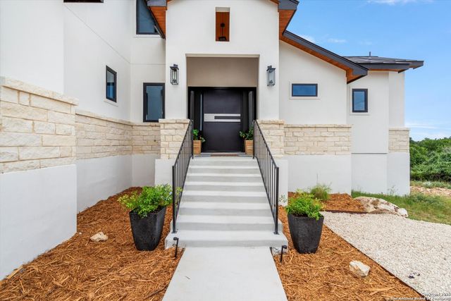 956 Petite Verdot, New Braunfels, TX 78132