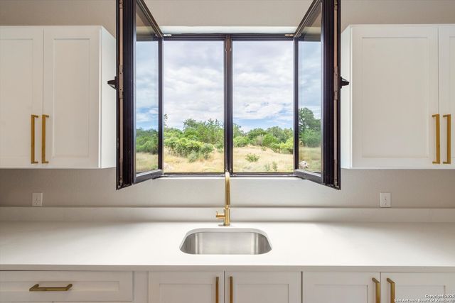 956 Petite Verdot, New Braunfels, TX 78132